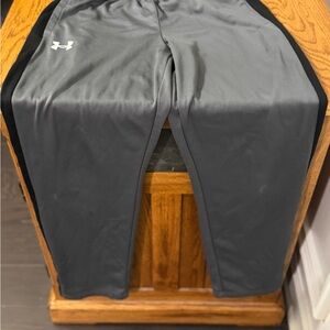 UNDER ARMOUR BRAND, Gray Athletic Pants Sz (YL), Youth Casual Clothing For Kids
